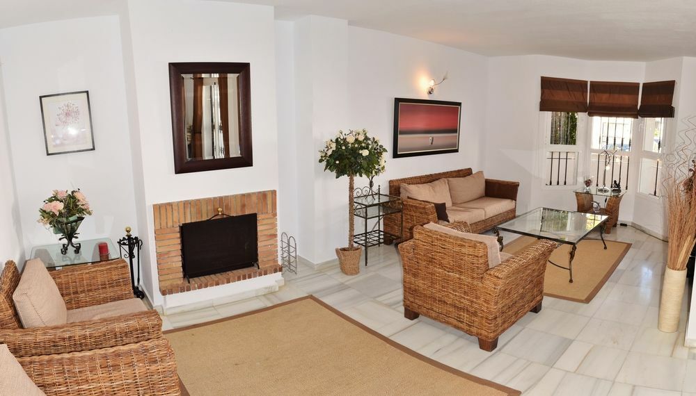 Apartamentos Y Casas Serinamar Marbella El Angel Ngoại thất bức ảnh