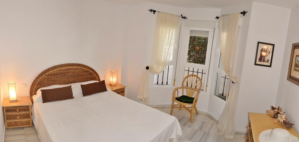 Apartamentos Y Casas Serinamar Marbella El Angel Ngoại thất bức ảnh