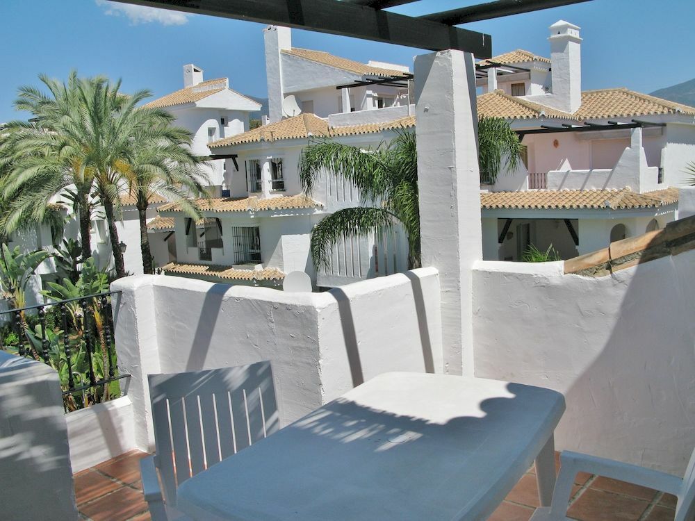 Apartamentos Y Casas Serinamar Marbella El Angel Ngoại thất bức ảnh