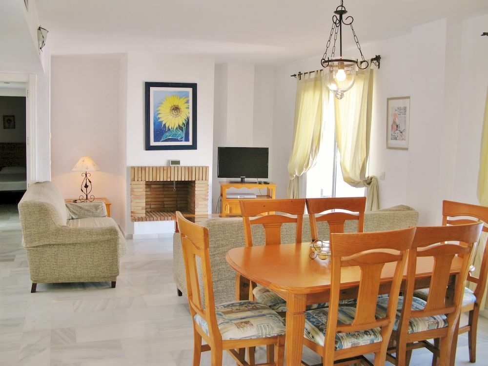 Apartamentos Y Casas Serinamar Marbella El Angel Ngoại thất bức ảnh