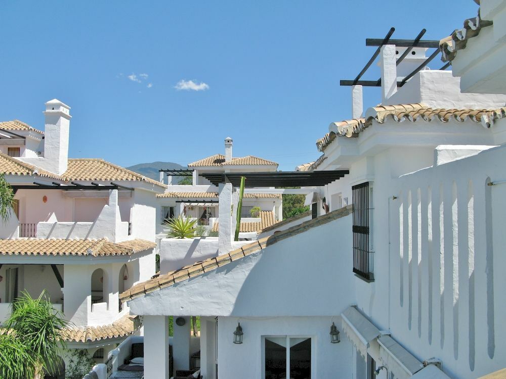 Apartamentos Y Casas Serinamar Marbella El Angel Ngoại thất bức ảnh