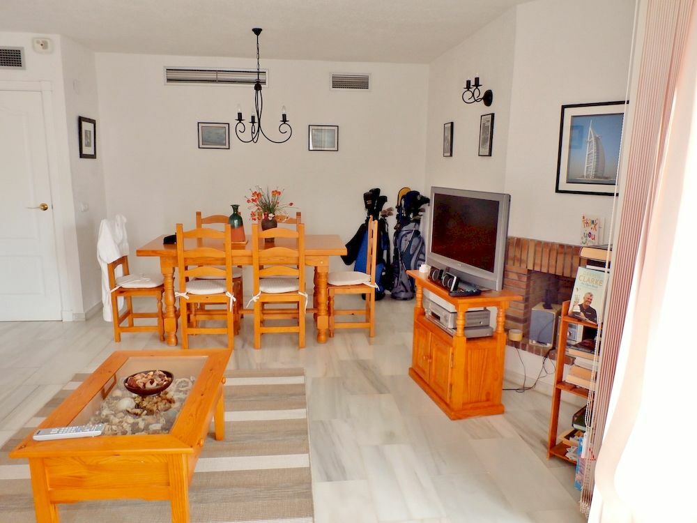 Apartamentos Y Casas Serinamar Marbella El Angel Ngoại thất bức ảnh