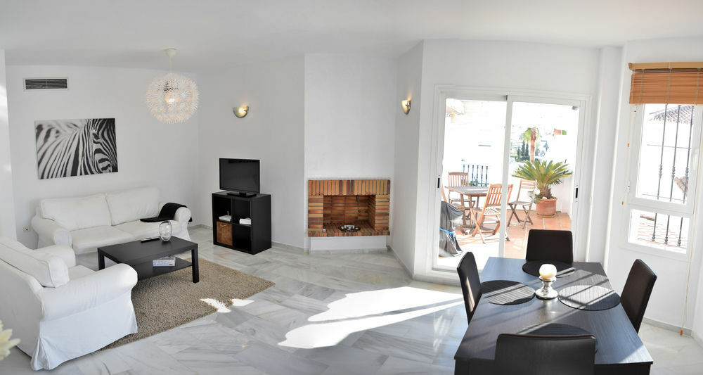 Apartamentos Y Casas Serinamar Marbella El Angel Ngoại thất bức ảnh