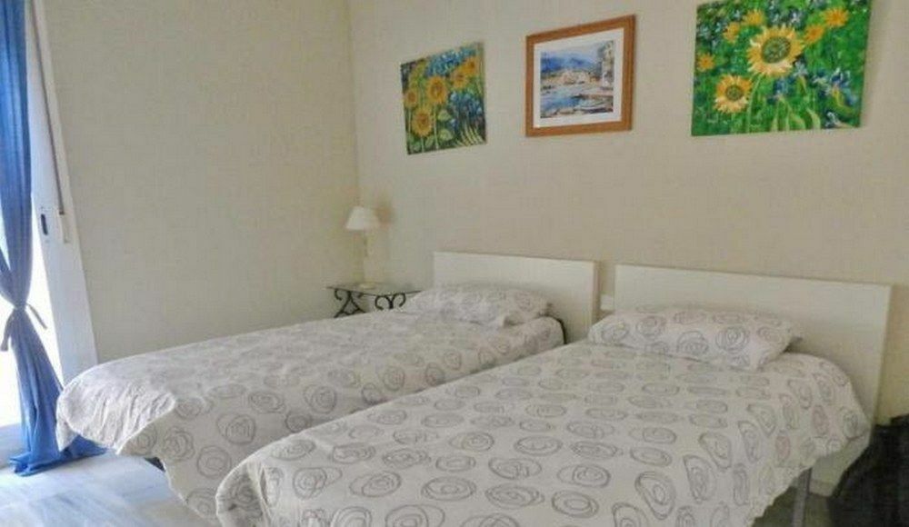 Apartamentos Y Casas Serinamar Marbella El Angel Ngoại thất bức ảnh