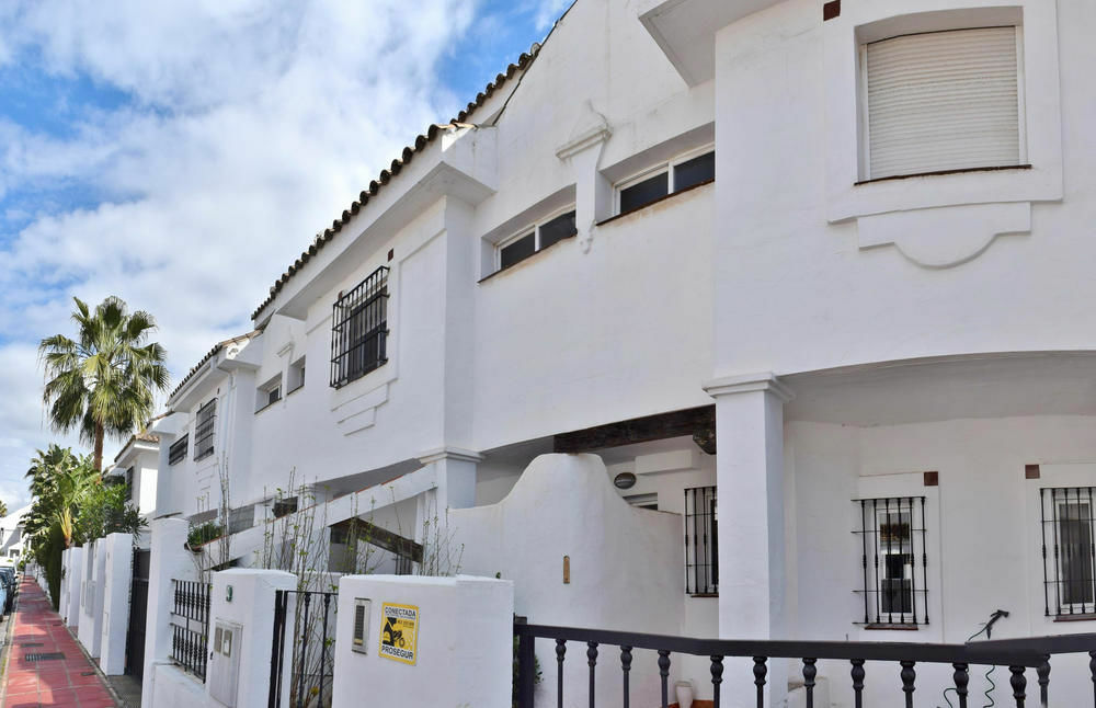 Apartamentos Y Casas Serinamar Marbella El Angel Ngoại thất bức ảnh